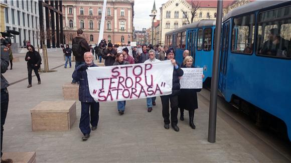 Prosvjedni marš ''Stop teroru 'šatoraša' ''krenuo prema Savskoj 66