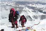 Pred početak sezone uspona na Everest problem s dozvolama nije riješen