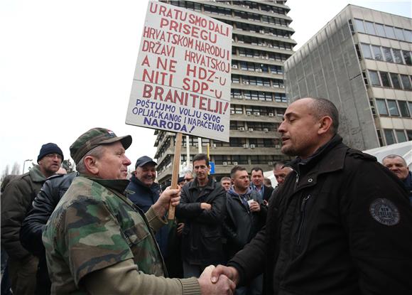 Branitelji okupljeni oko inicijative ''Ja vas se ne bojim'' sa prosvjednicima u Savskoj