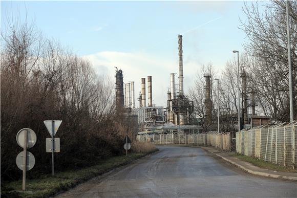 Management confirms plan to resume oil refining at Sisak in April