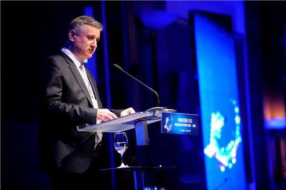 Karamarko says HDZ's economic platform only alternative to crisis