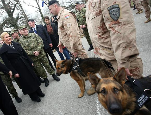 Predsjednica Grabar-Kitarović nazočila ispraćaju 2. hrvatskog kontigenta u misiju 'Resolute Support' u Afganistan