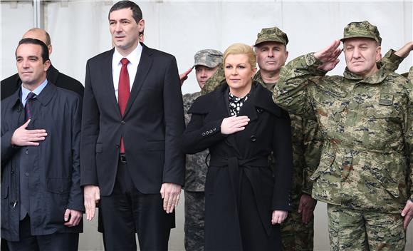 Predsjednica Grabar-Kitarović nazočila ispraćaju 2. hrvatskog kontingenta u misiju 'Resolute Support' u Afganistan