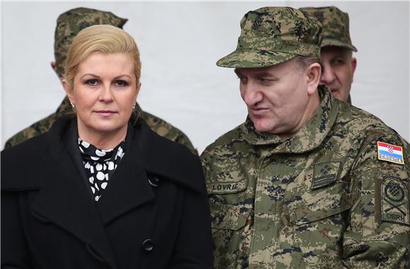 Predsjednica Grabar-Kitarović nazočila ispraćaju 2. hrvatskog kontingenta u misiju 'Resolute Support' u Afganistan