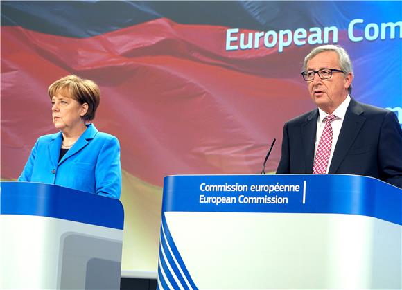 Merkel i Juncker rekli da je prerano spekulirati o trećem programu pomoći Grčkoj