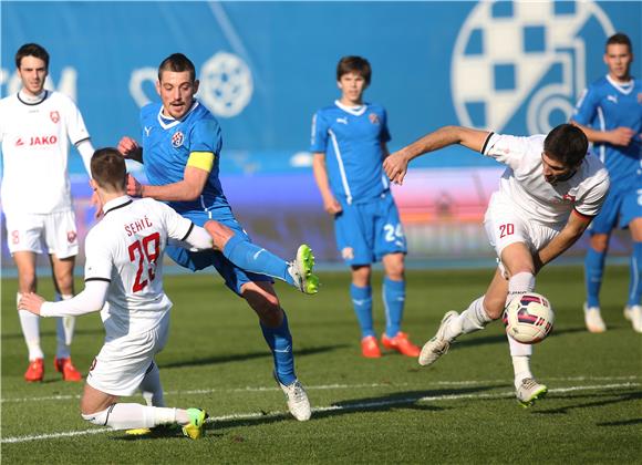 Dinamo - Zagreb 2-0 poluvrijeme