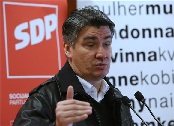 Milanović s članicama Foruma žena SDP-a