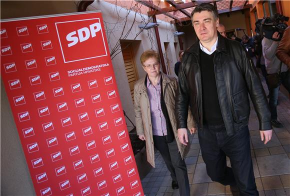 Milanović s članicama Foruma žena SDP-a