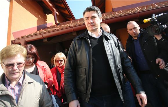 Milanović s članicama Foruma žena SDP-a