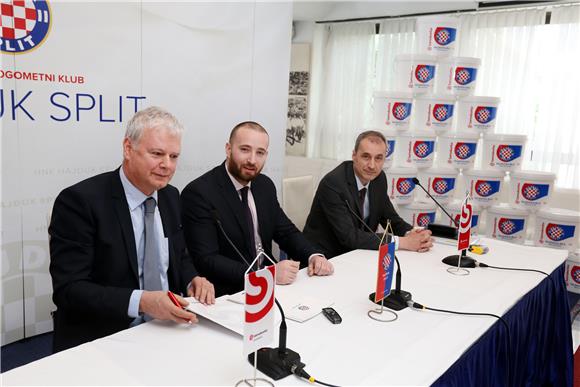 Hajduk i tvrtka ''Samoborka'' potpisali ugovor o poslovnoj suradnji