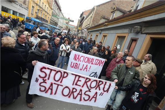 Policija zaustavila prosvjednike u Savskoj ulici