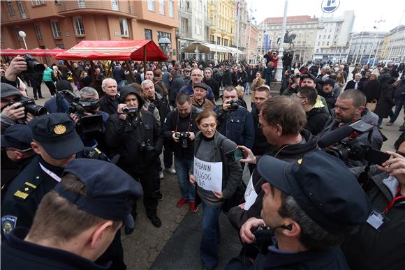 Okupljanje građana povodom prosvjeda u organizaciji pokreta Occupy Croatia 