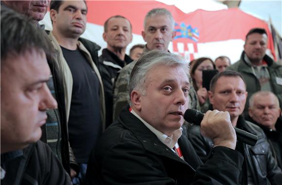 Press konferencija branitelja u Savskoj 66