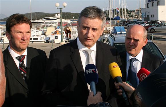 Karamarko, Mikulić i Bernardić o "zagrebačkoj krizi"