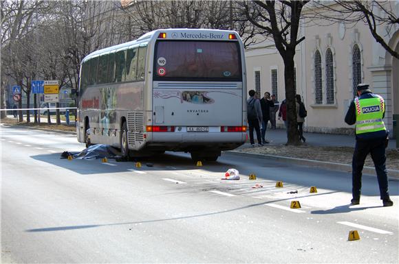 Karlovac: u naletu autobusa poginula pješakinja