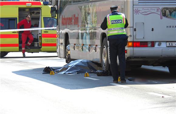 Karlovac: u naletu autobusa poginula pješakinja