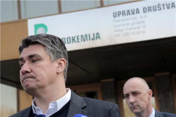 Premijer Milanović i ministar Vrdoljak posjetili Petrokemiju 