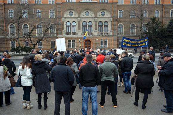 Korisnici kredita u švicarskim francima u Sarajevu tražili pomoć od države