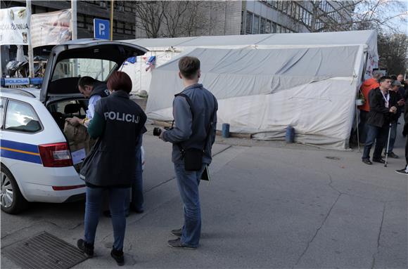 Muškarac se pokušao zapaliti u prosvjedničkom šatoru u Savskoj