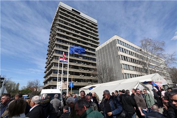 Tiskovna konferencija branitelja u šatoru prosvjednika u Savskoj 66