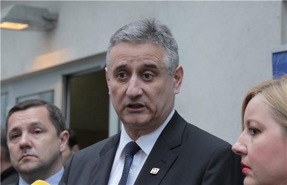 Karamarko pozdravio odluku o povratku Šešelja u pritvor