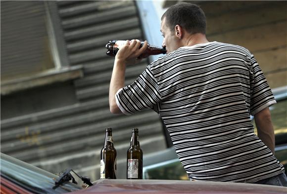 Djeca koja rano okuse alkohol vjerojatnije počnu piti do srednje škole