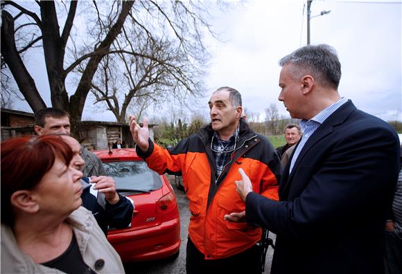 Divlje odlagalište otpada u Ježdovcu