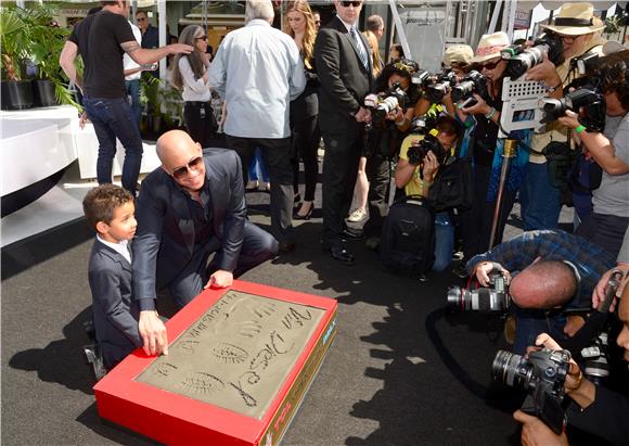 USA CINEMA  VIN DIESEL CEMENT CEREMONY