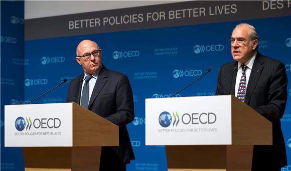 FRANCE OECD PRESS CONFERENCE