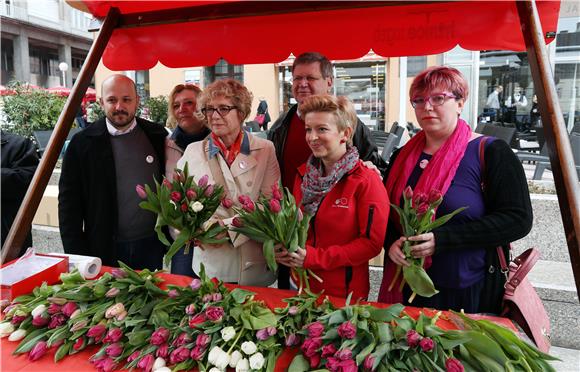 Humanitarna akcija Foruma žena SDP-a 'Omiljeni cvijet Ane Rukavine'