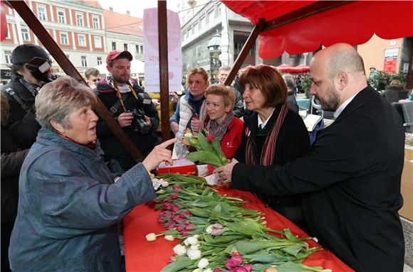 Humanitarna akcija Foruma žena SDP-a 'Omiljeni cvijet Ane Rukavine'