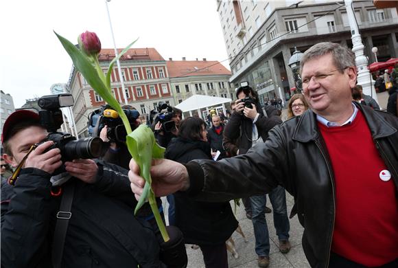 Humanitarna akcija Foruma žena SDP-a 'Omiljeni cvijet Ane Rukavine'