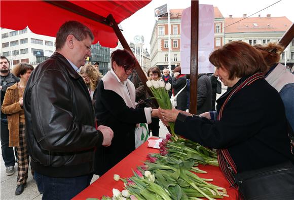 Humanitarna akcija Foruma žena SDP-a 'Omiljeni cvijet Ane Rukavine'