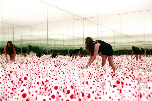 Yayoi Kusama - najpopularnija umjetnica u 2014.