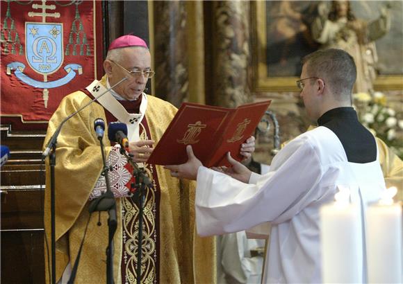 Ivan Devčić predvodio euharistijsko sljavlje u katedrali sv.Vida