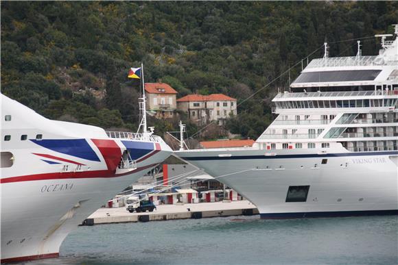 Cruise ship season starts in Dubrovnik