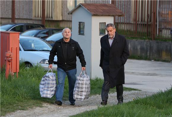 Bandić izašao iz Remetinca, na slobodi i dalje ima zabranu obavljanja dužnosti 