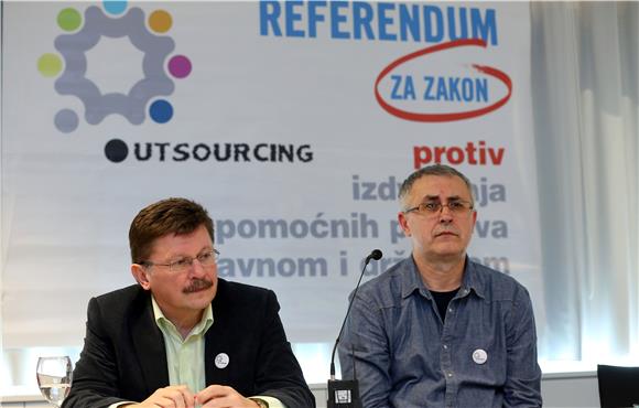 Konferencija za novinare predstavnika 17 hrvatskih sindikata o odluci Ustavnog suda o referendumu o outsourcingu