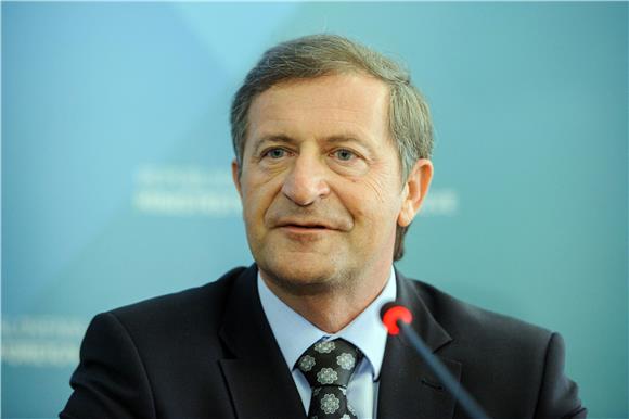 Erjavec i Thaci potpisali sporazum o gospodarskoj suradnji Slovenije i Kosova 