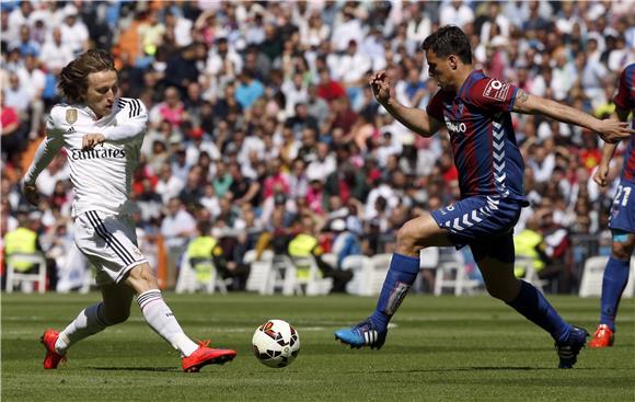 Španjolska: Real M. - Eibar 3-0, Modriću sat vremena