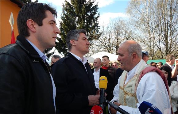 Premijer Milanović sudjelovao u manifestaciji 'Kostelska uskrsna pištola' 