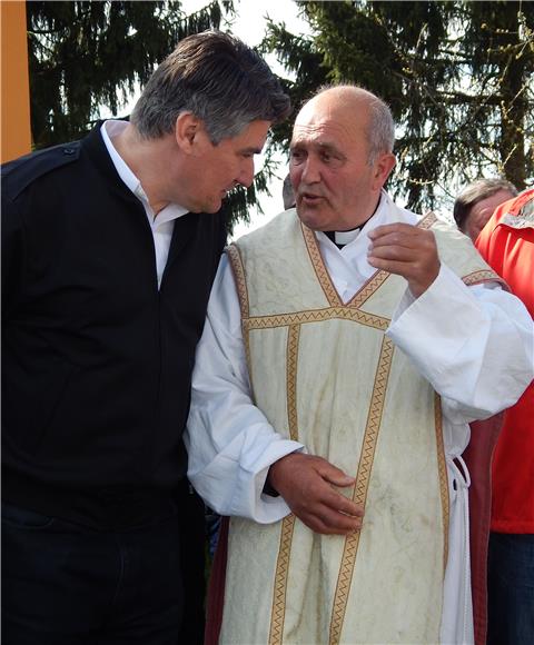 Premijer Milanović sudjelovao u manifestaciji 'Kostelska uskrsna pištola' 