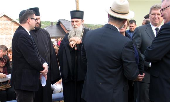 Bet Israel obilježio Jom Hašoa na židovskom groblju u Cerniku 