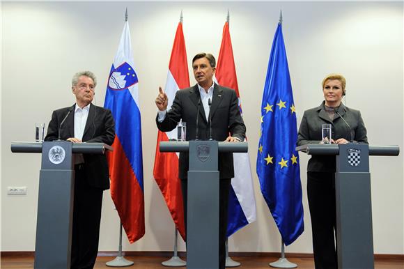 Slovene-Austrian-Croat presidential meeting mulls EU aspirants, security...