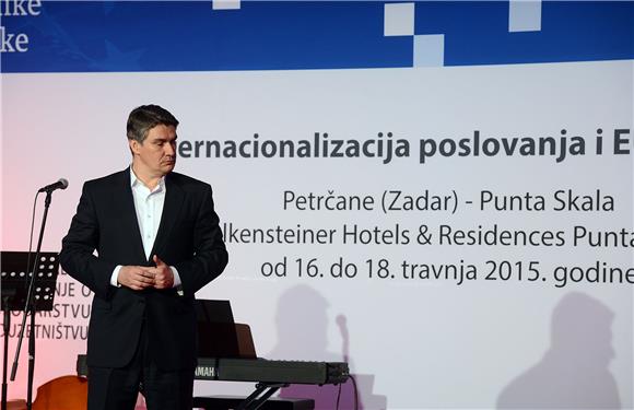 Premijer Milanović i ministri dodijelili nagrade najuspješnijim poduzetnicima 