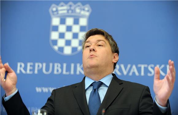 Konferencija za medije ministara Grčića i Lalovca