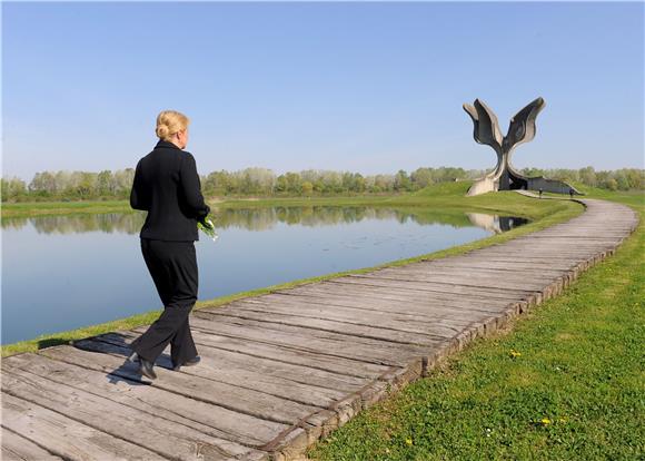 Predsjednica Republike posjetila Spomen područje Jasenovac 