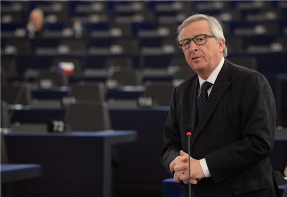 Juncker: EK će predložiti useljeničke kvote