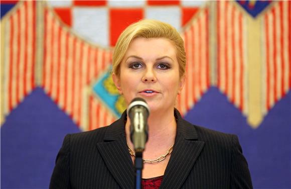 Grabar-Kitarović: Hrvatska treba u eurozonu do 2020.