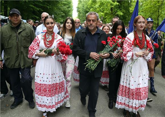 Gradonačelnik Bandić slavi Praznik rada u Maksimiru